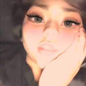 Meet your Posher, Claudia